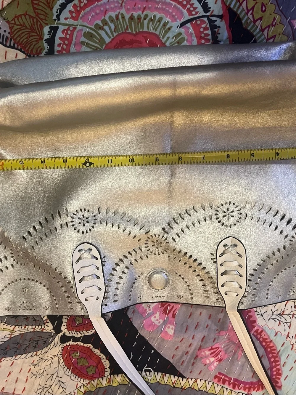 Mellow World looking tote